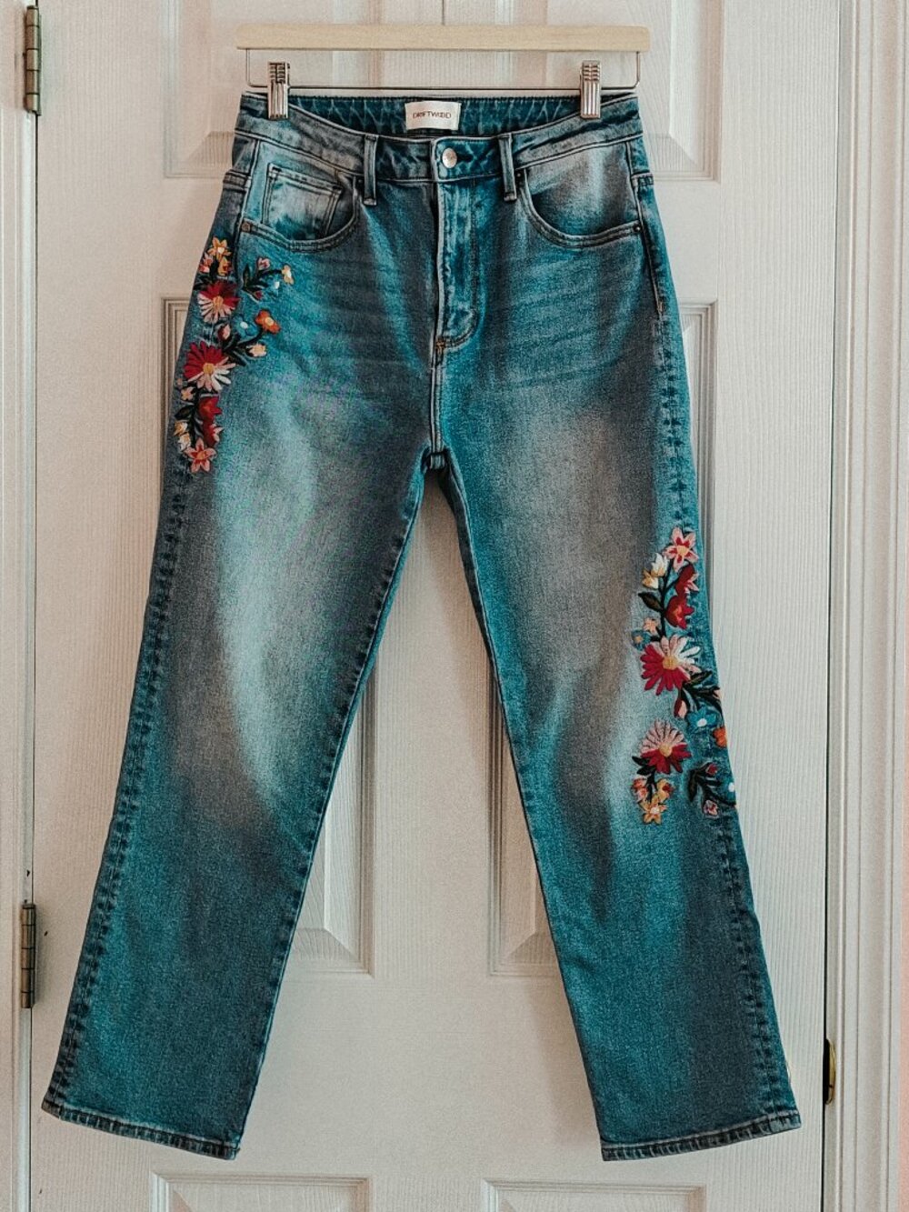 DRIFTWOOD Stella High Rise Straight Leg Jeans 26 x 26 Embroidered Crop